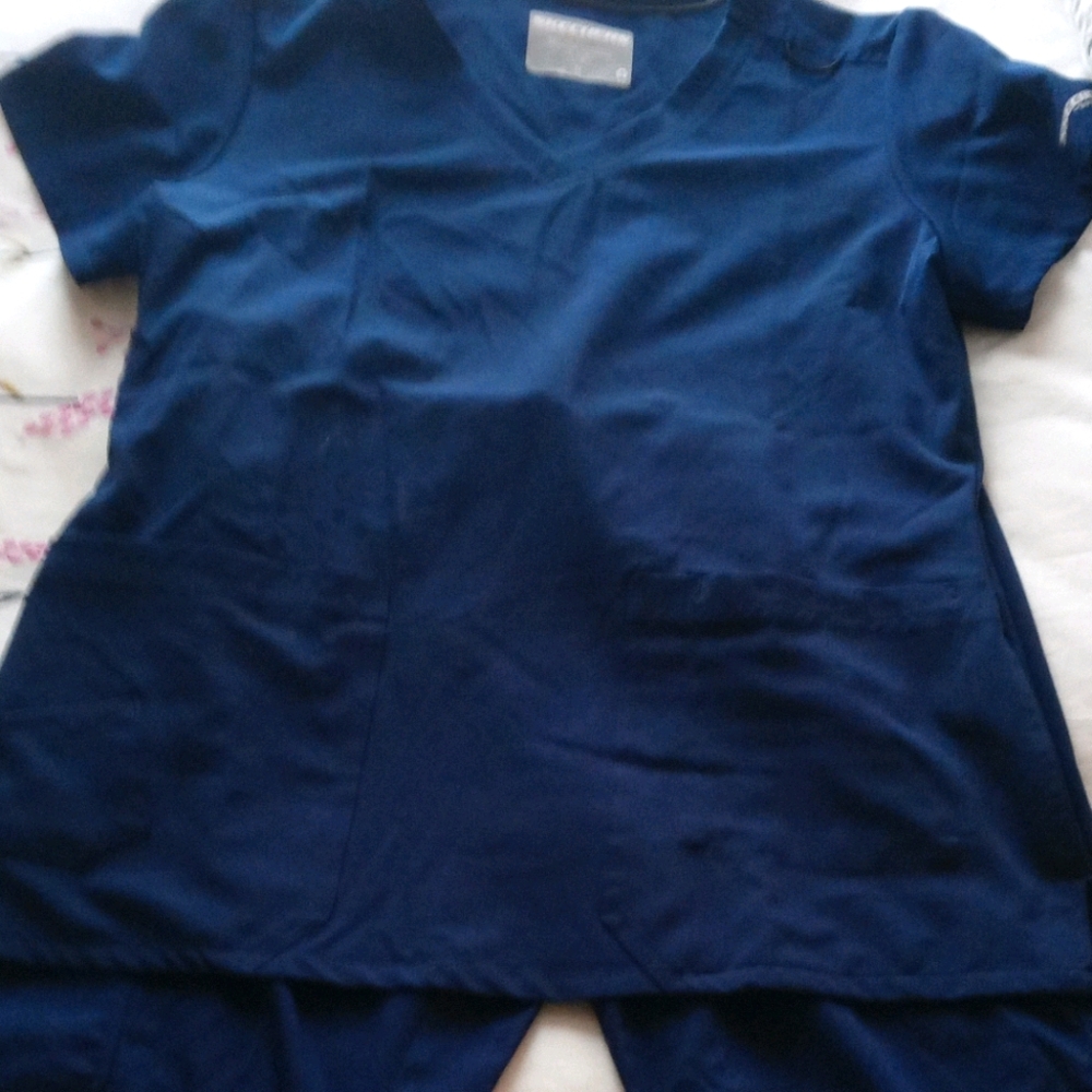 Scrub set